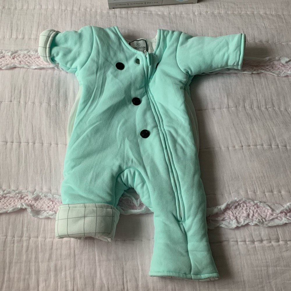 Crib culture sleep suit
